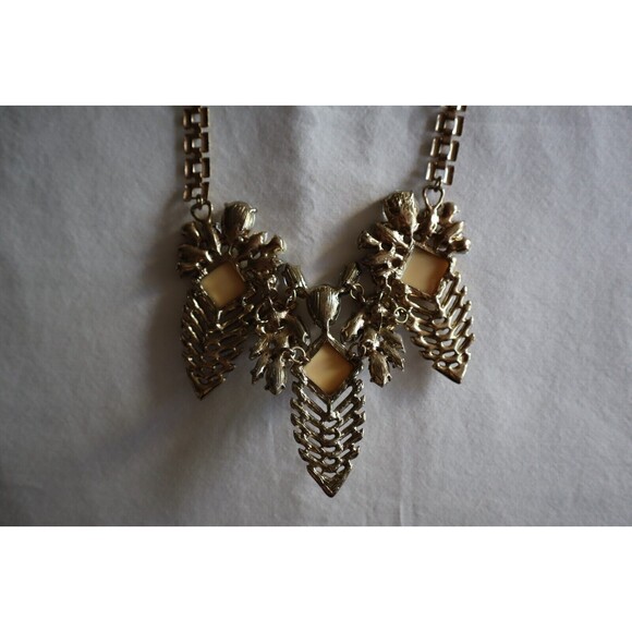 Statement Chunky Lucite Crystal Necklace Art Deco Gold Tone Feather Pinecone 18" - Picture 10 of 12